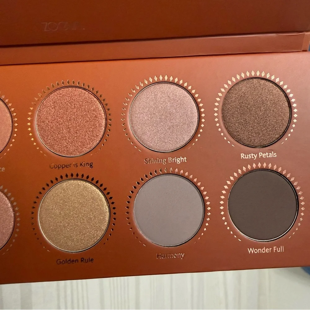 NIB💥 Zoeva Rose Golden Eyeshadow Palette